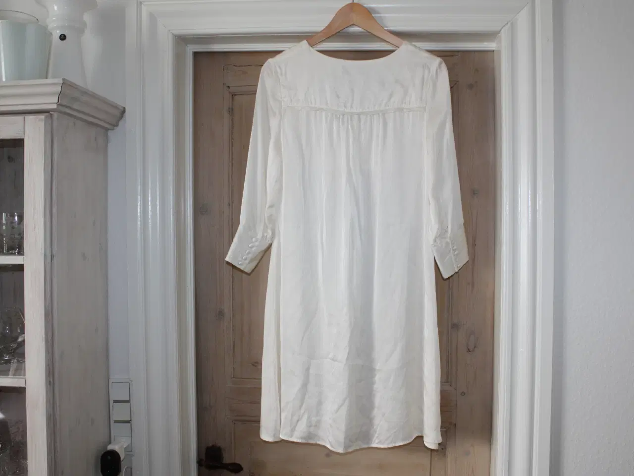 Billede 4 - Benedikte Utzon silke kjole 100% silk str. S