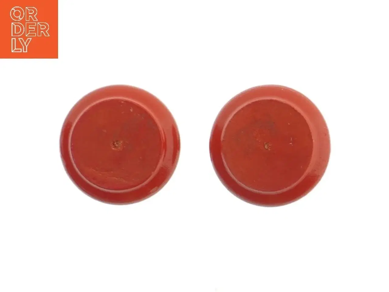 Billede 2 - Sæt med to røde lysestager (str. 8,5 cm)