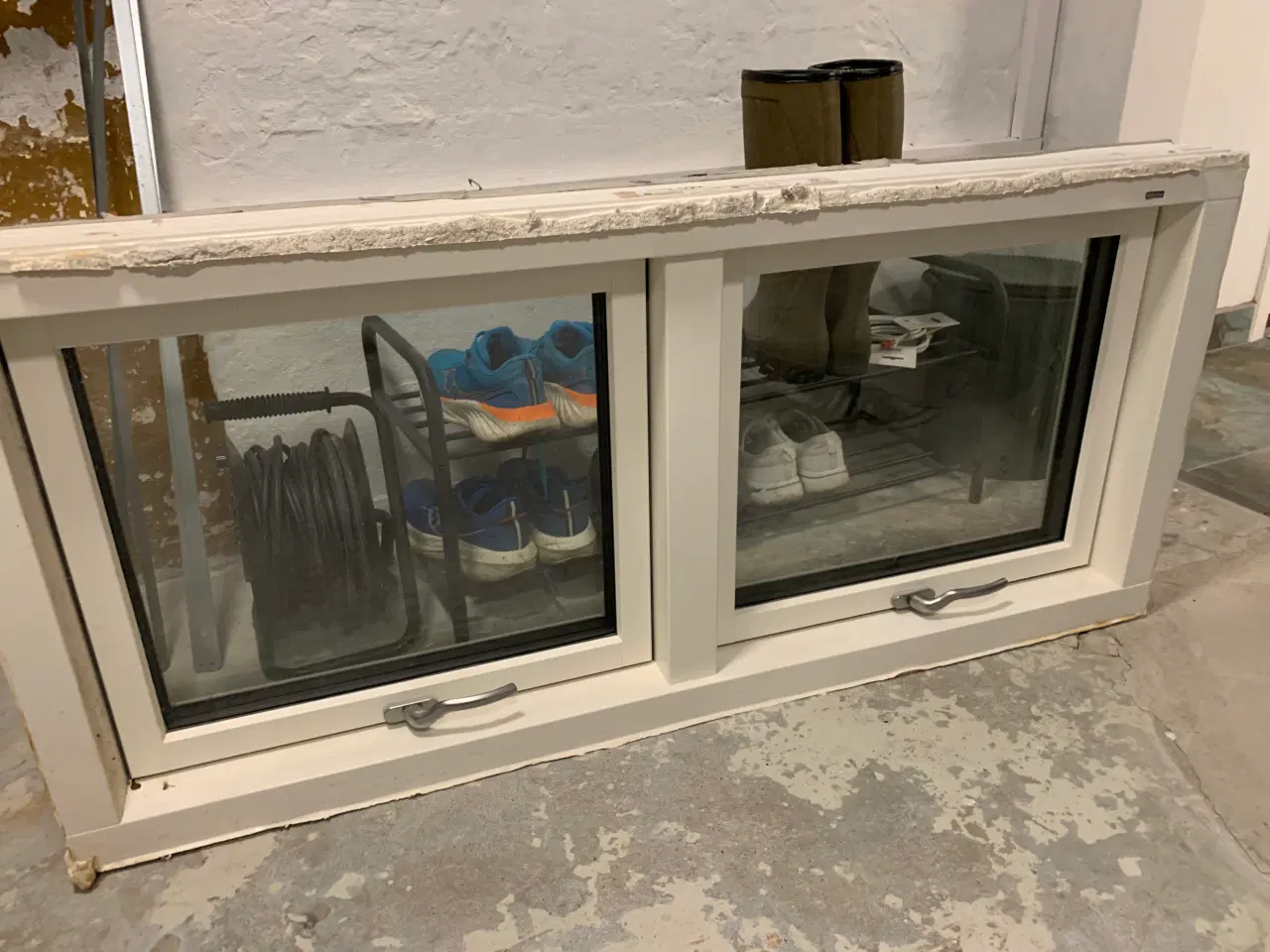 Billede 2 - Vindue med karm, Outline