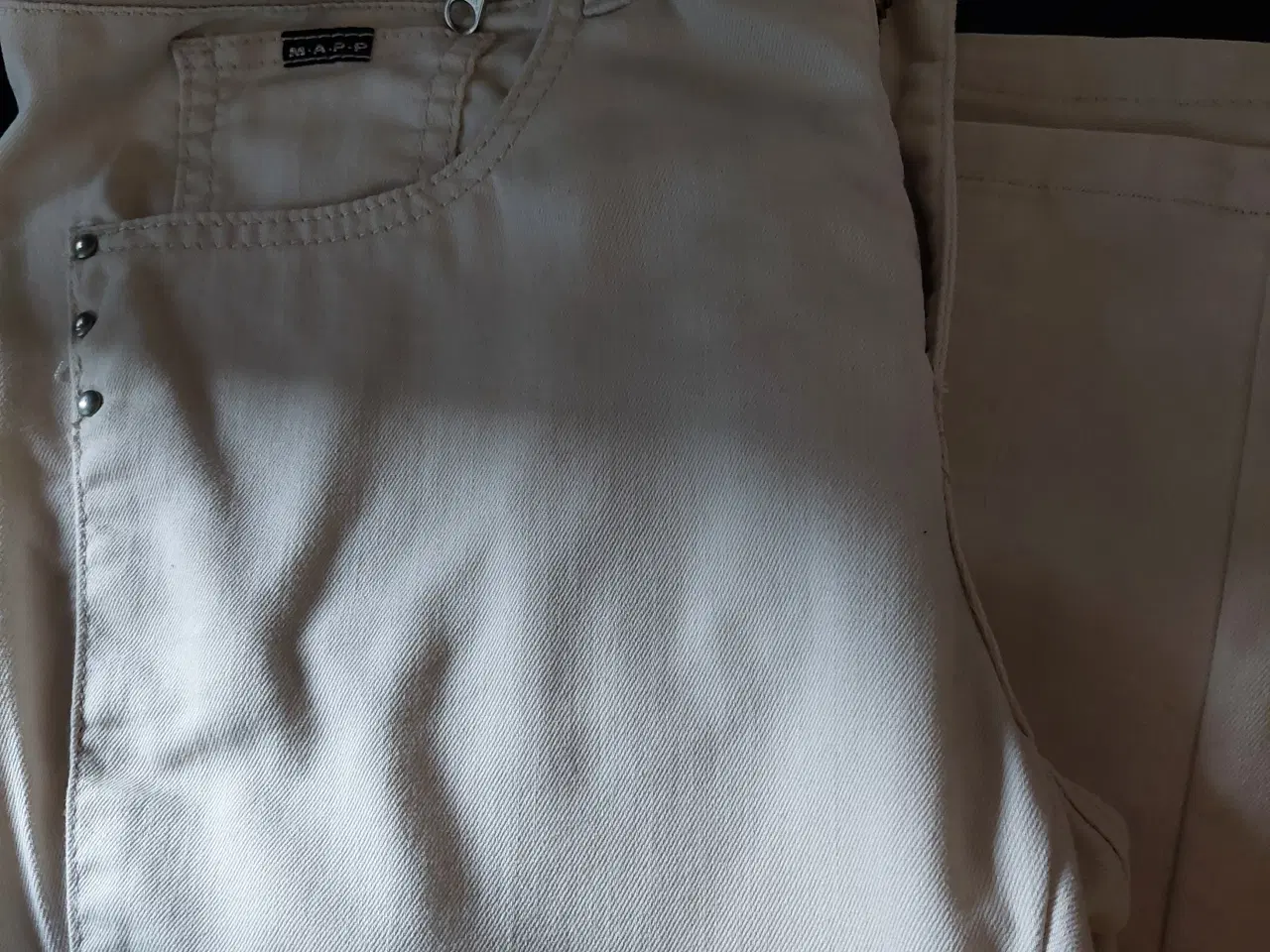 Billede 1 - Pæn Lys Sommerbuks Beige farvet str L