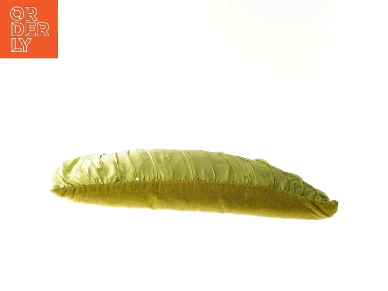 Billede 3 - Grøn pude med plisseret betræk fra Room (str. 47x25 cm)