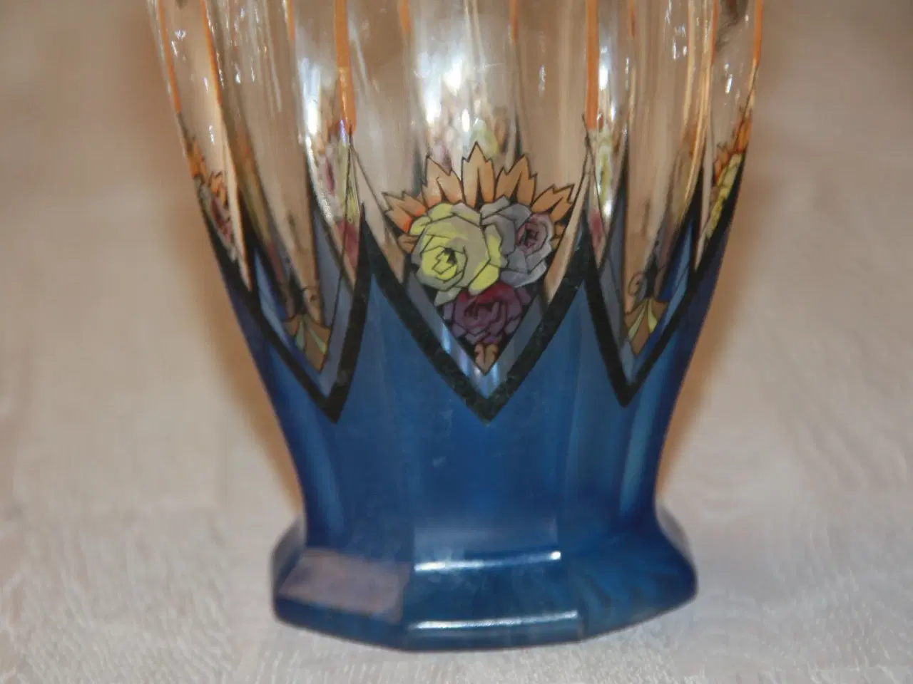 Billede 4 - Gammel håndmælet glas vase H.: 17,5 cm