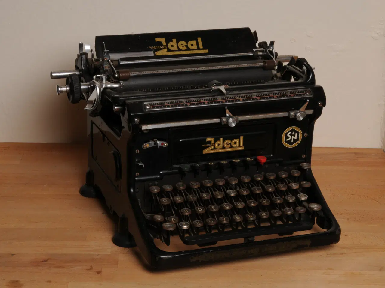 Billede 1 - Antik skrivemaskine