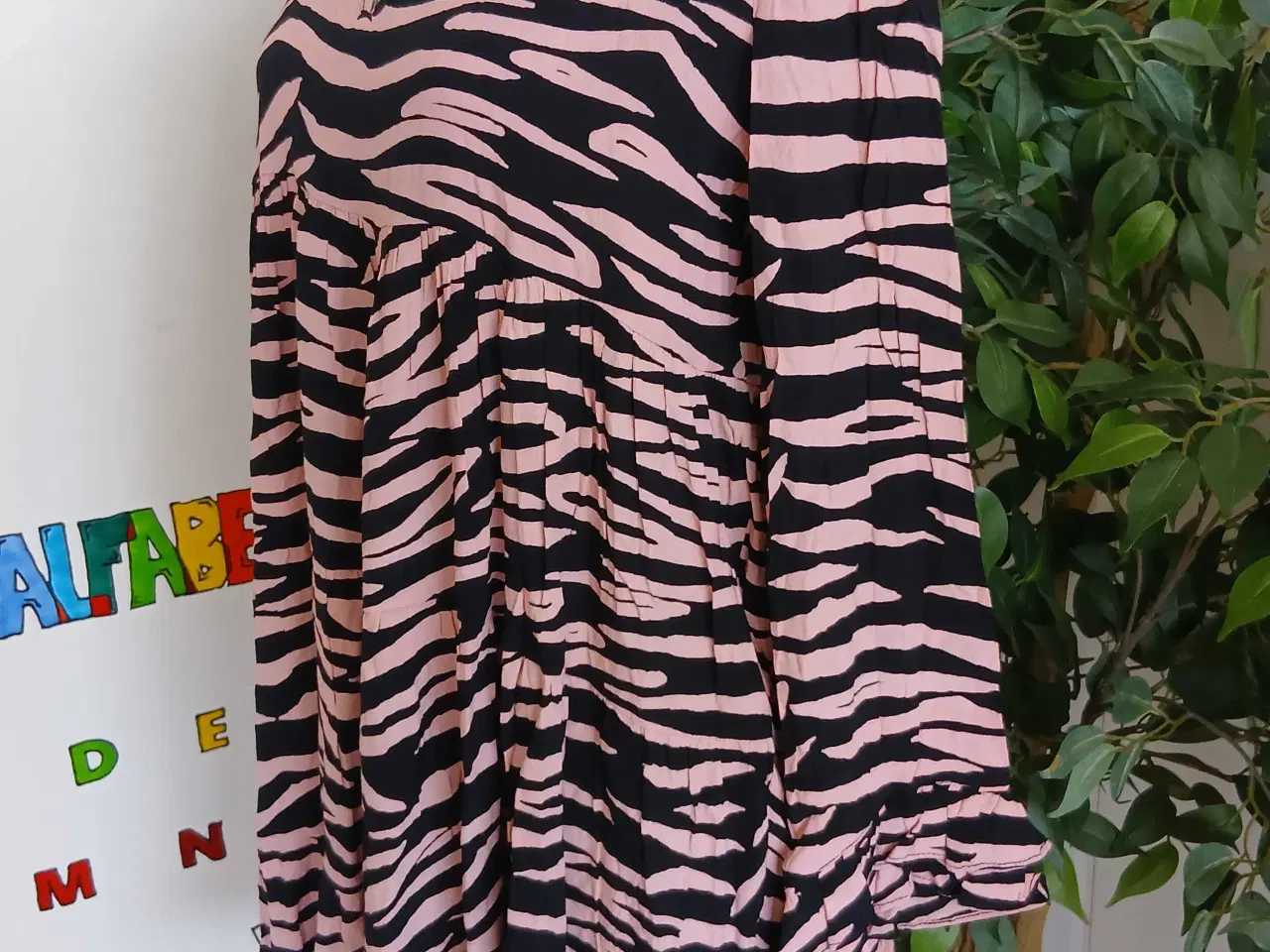 Billede 5 - Kjole. Ganni. Small/36