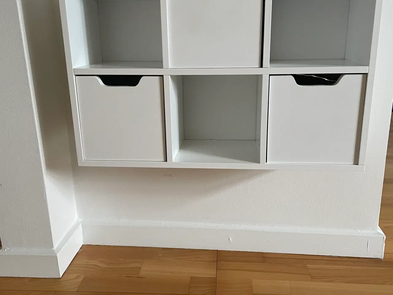 Billede 1 - Væghængt reol (DxBxH) 18x58x39