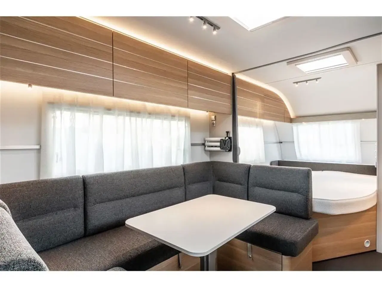 Billede 2 - 2022 - Adria Adora 613 PK   5 personers køjevogn