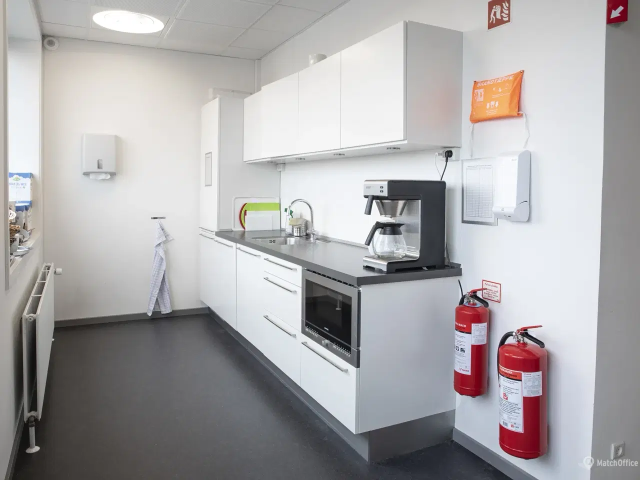 Billede 12 - Lyst og rummeligt kontor/klinik på 620 m² ved Trekroner Station