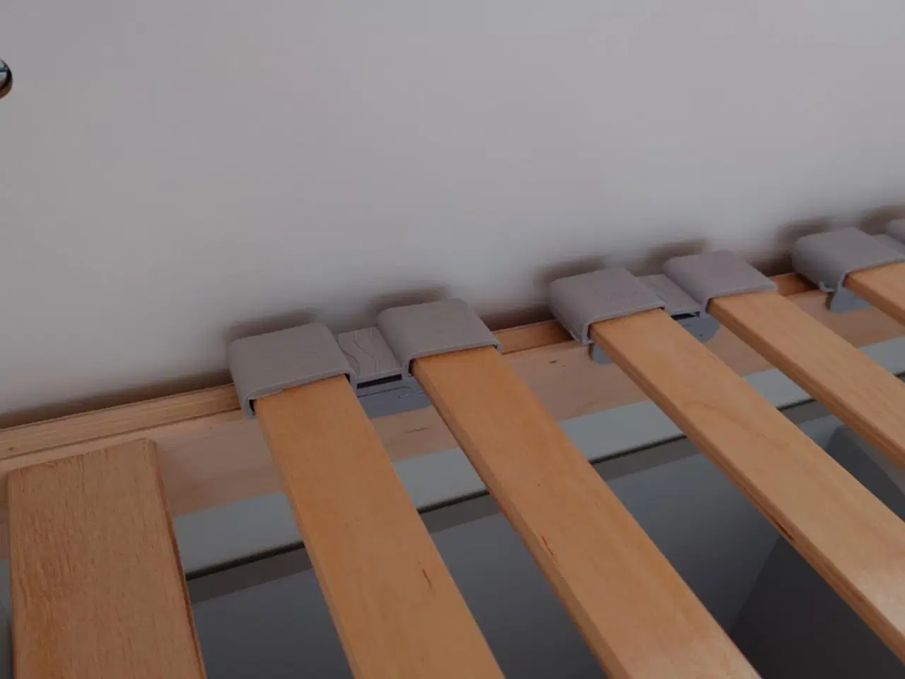 Billede 8 - Hvid seng med skuffer