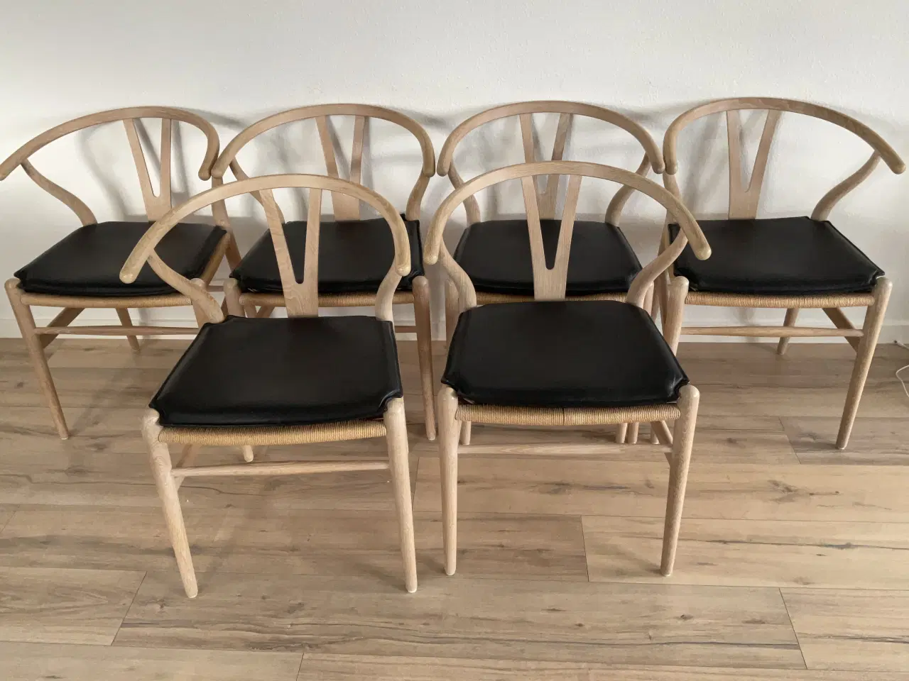 Billede 3 - Y stole eg hvidolieret m lædersæder