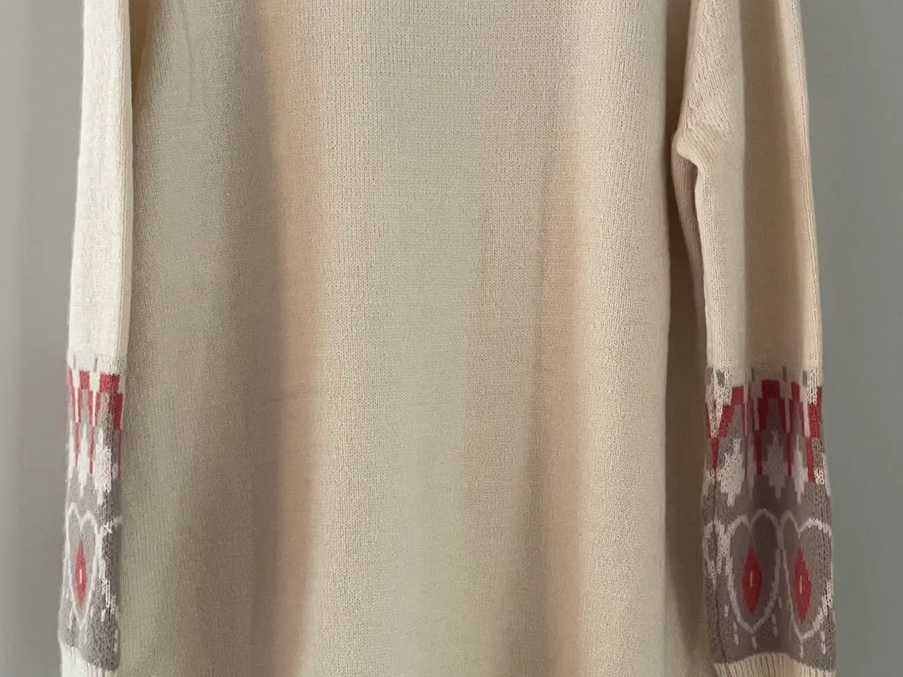 Billede 4 - Lang bluse/kort kjole i strik