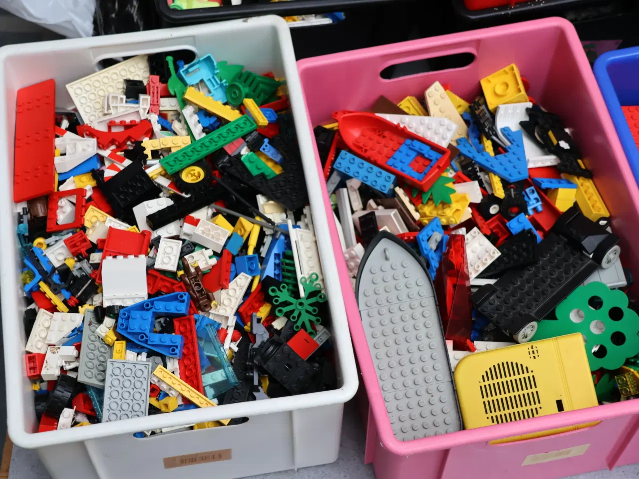 Billede 7 - Masser af LEGO og 5 tomme kasser/æsker.