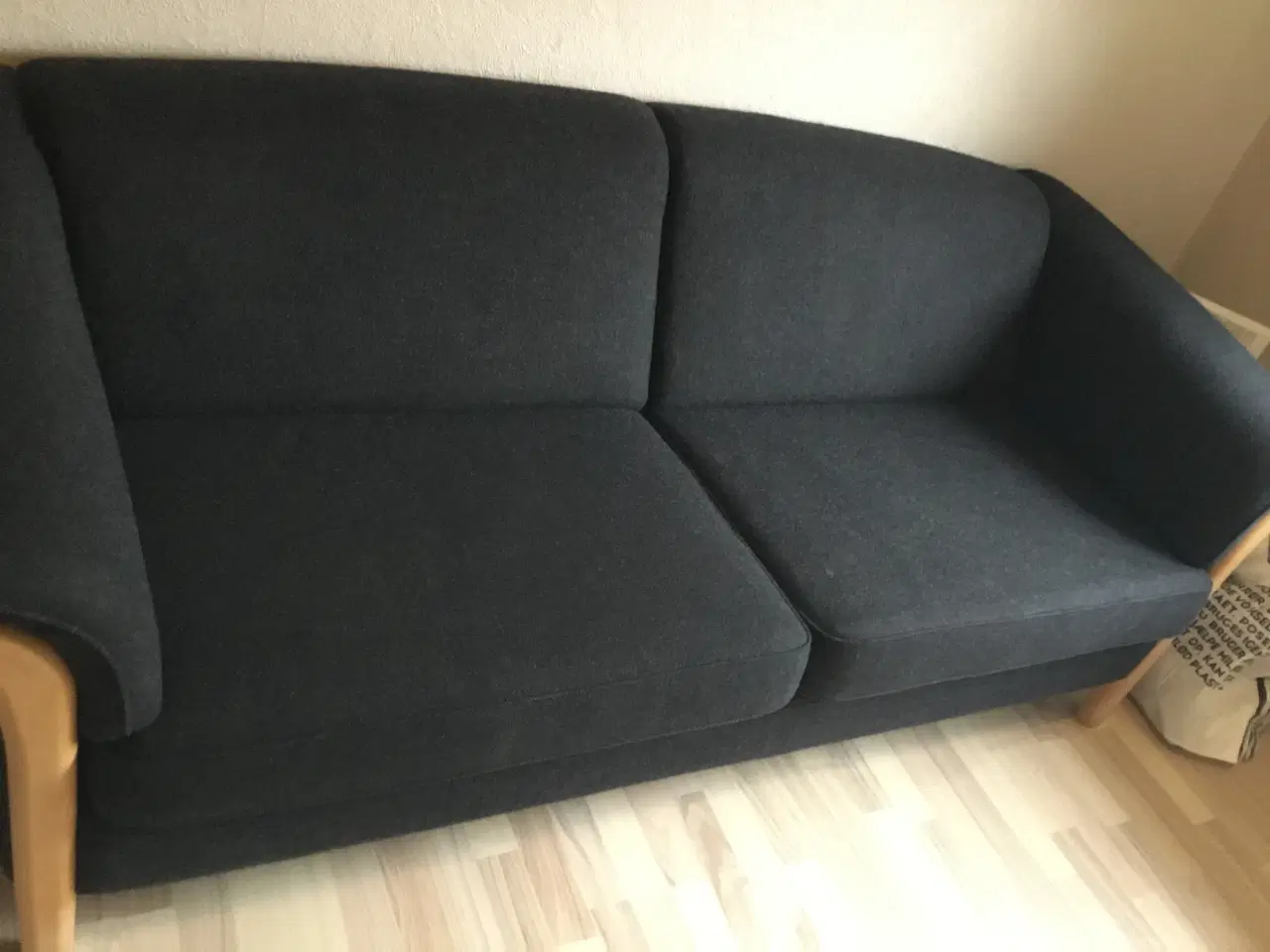 Billede 2 - 2 person sofa  grå stof