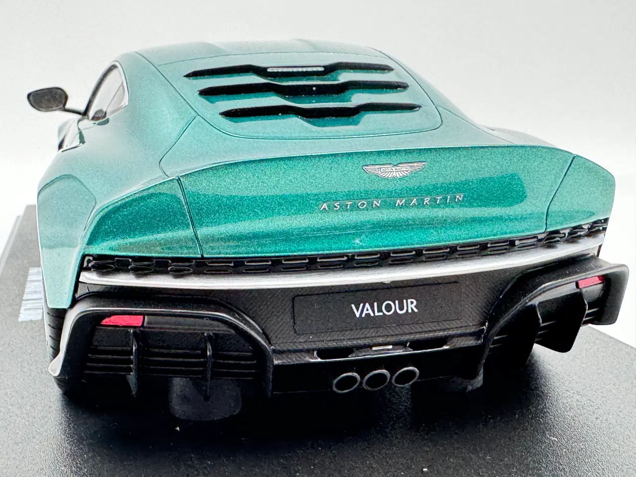 Billede 8 - 2023 Aston Martin Valour Limited Edition - 1:18