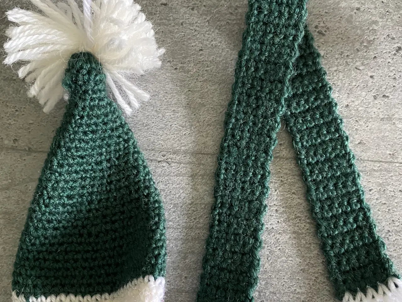 Billede 4 - Nissehue og halstørklæde til Kay Bojesen abe