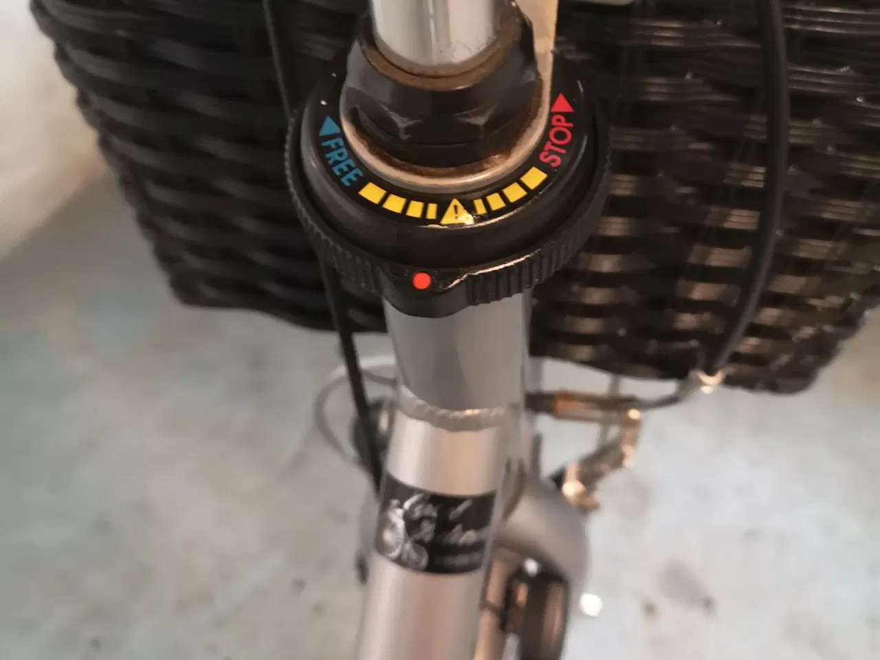 Billede 2 - Winther 28" 54 cm høje 7 gear ,ABUS-lås med én nøg