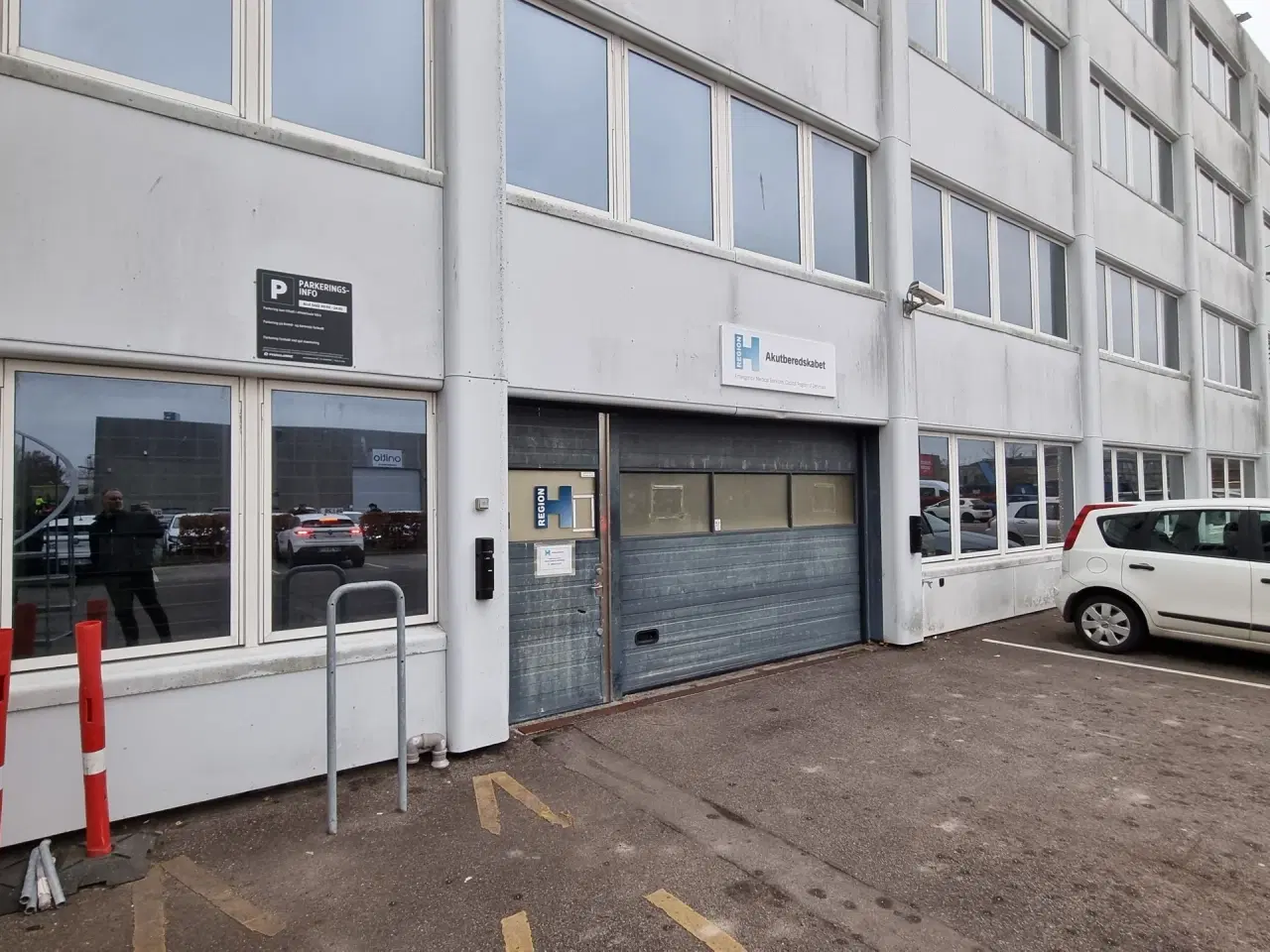 Billede 9 - Lager/værksted i stueplan med porte