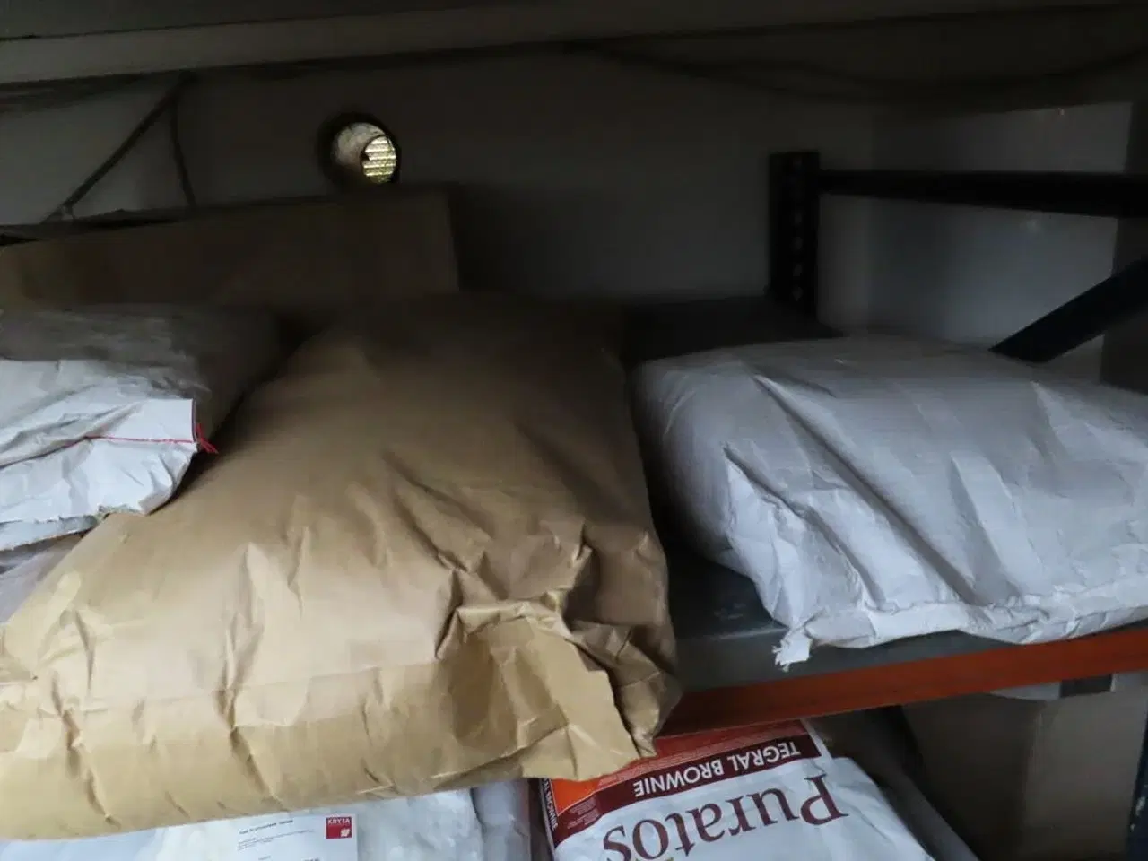 Billede 12 - Pallereol med indhold