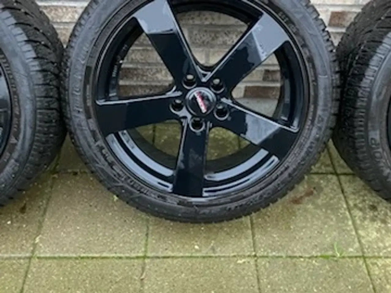 Billede 4 - Dezent Alufælge 5 x 112 m Vinterdæk 225/50R18