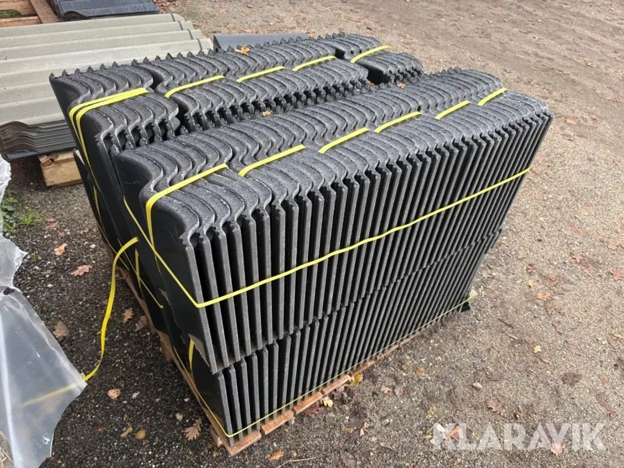 Billede 5 - Sorte tagsten 160+ styk