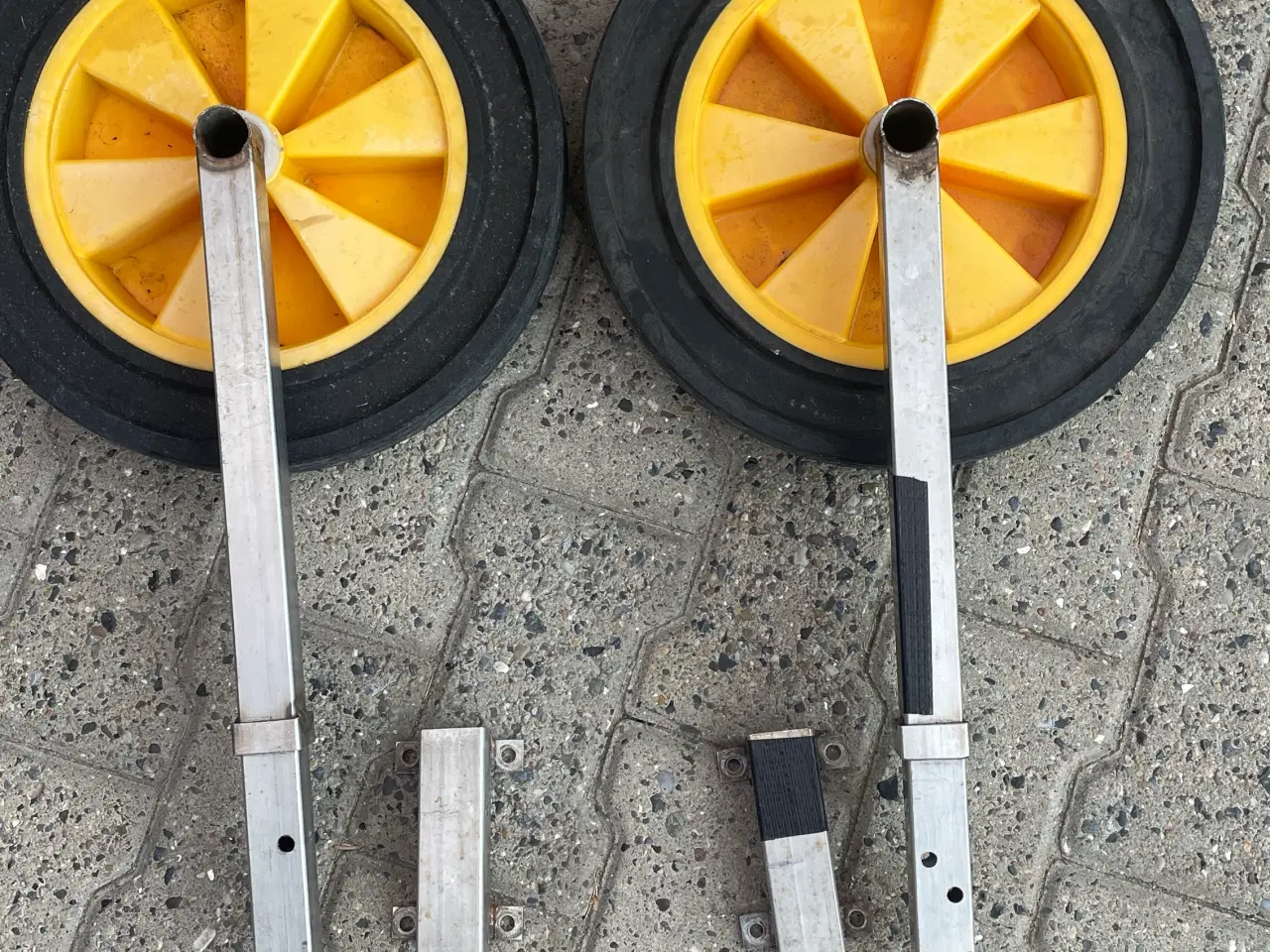 Billede 4 - Transport hjul til gummi båd