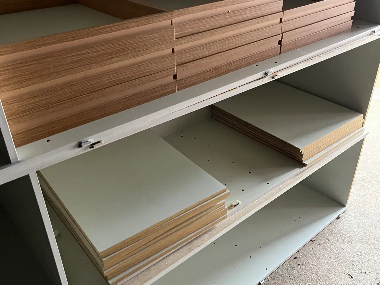 Billede 4 - Gratis garderobeskabe med tilbehør