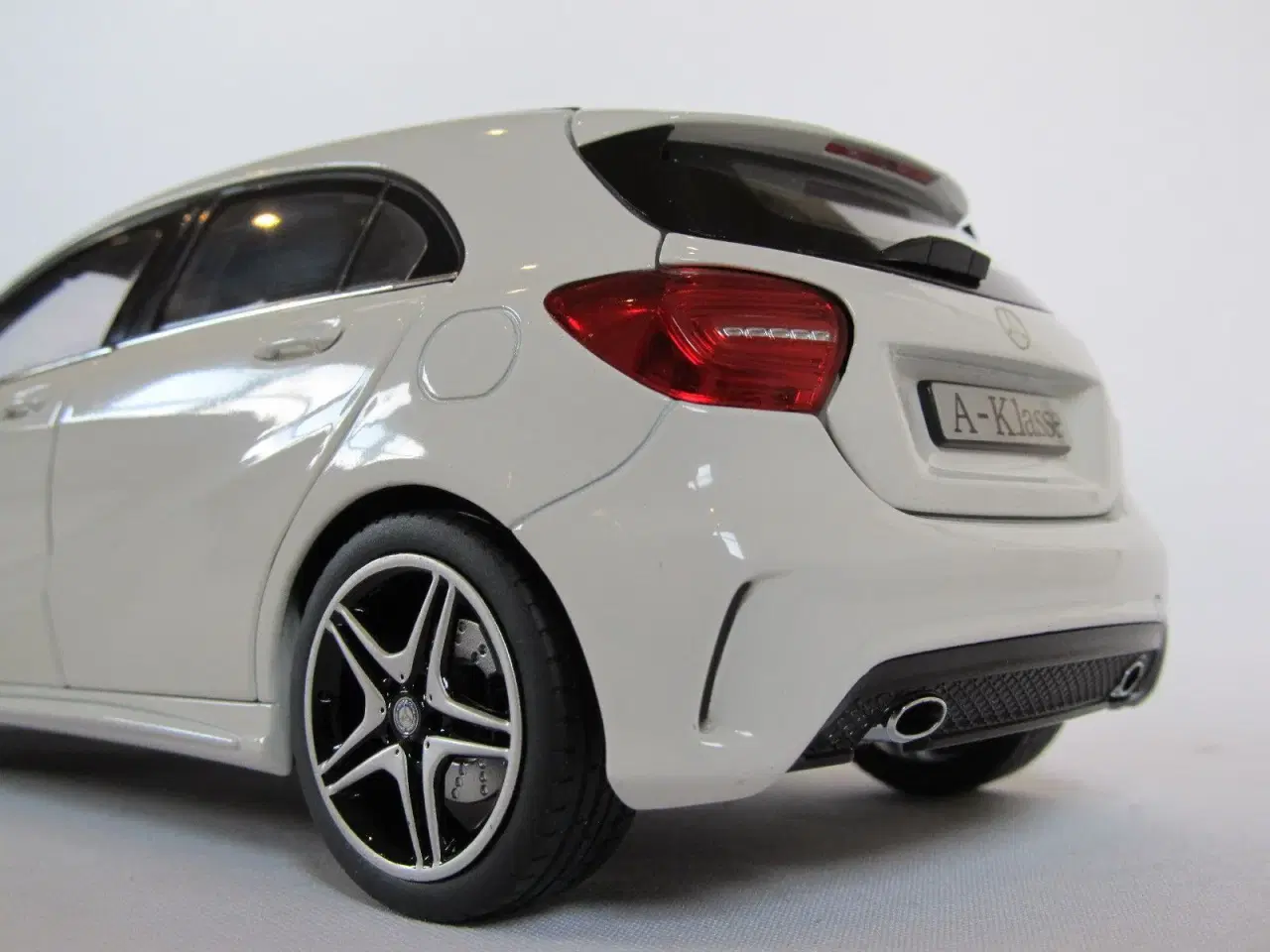 Billede 3 - 2013 Mercedes A-Klasse AMG 1:18  Type W176 