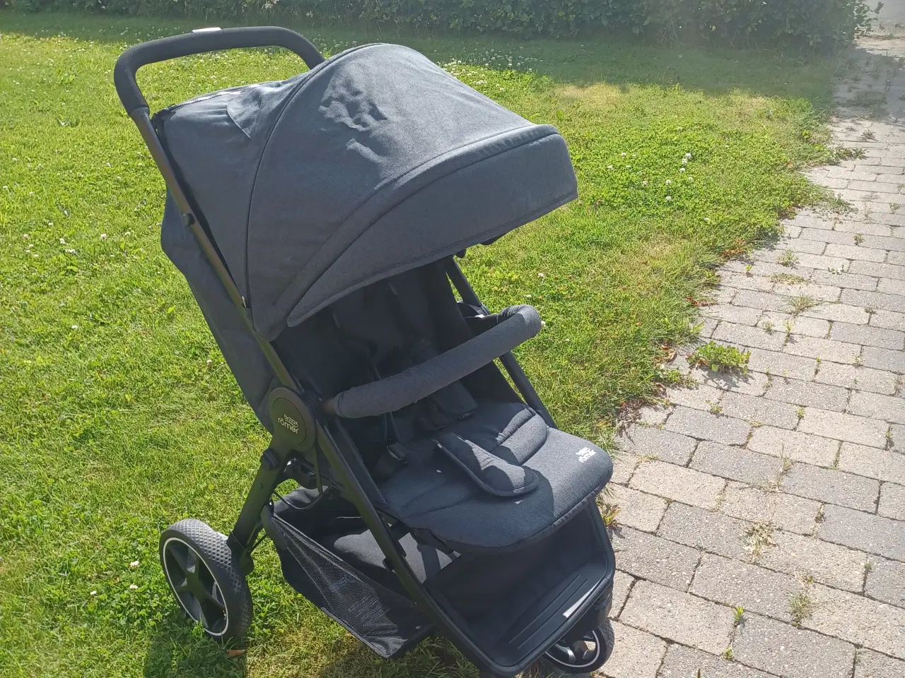 Billede 4 - Britax rømer klapvogn, sort, som ny