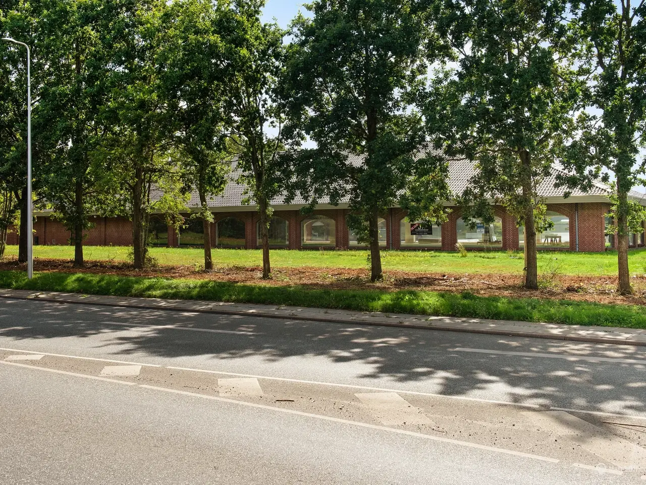 Billede 14 - Kontor/butikslejemål i præsentabel etplans erhvervsejendom