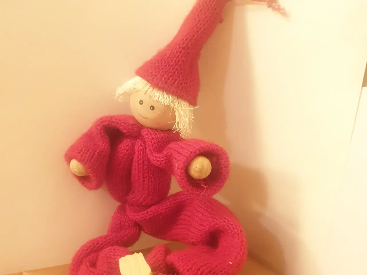 Billede 8 - Nissefamilie med magneter i hænder og fødder. OG: