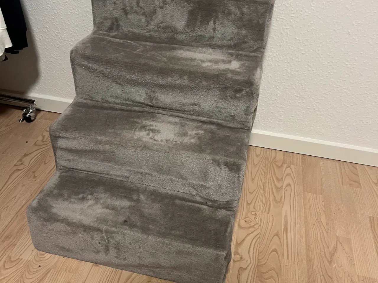 Billede 2 - Kæledyrstrappe i spånplader med plysovertræk