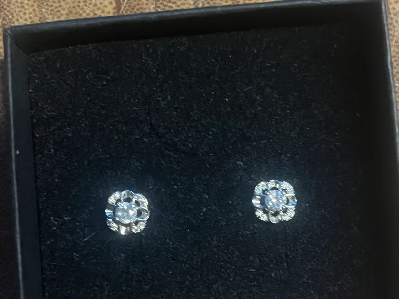 Billede 2 - 925 sterling sølv ørestikkere med diamanter