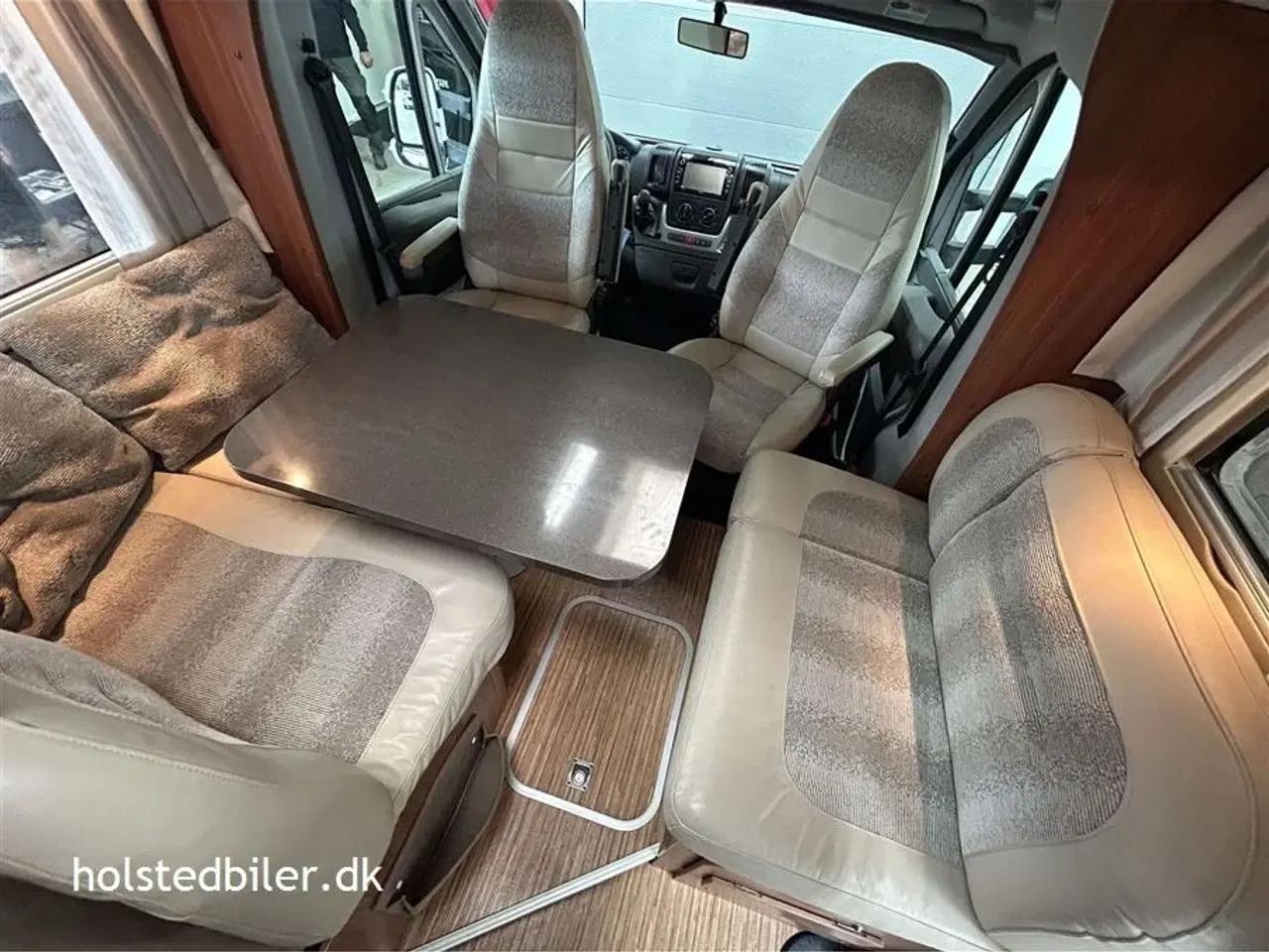 Billede 8 - 2011 - Adria Coral 670 SLT   5 selepladser - km KUN 72000 - 2 enkeltsenge.