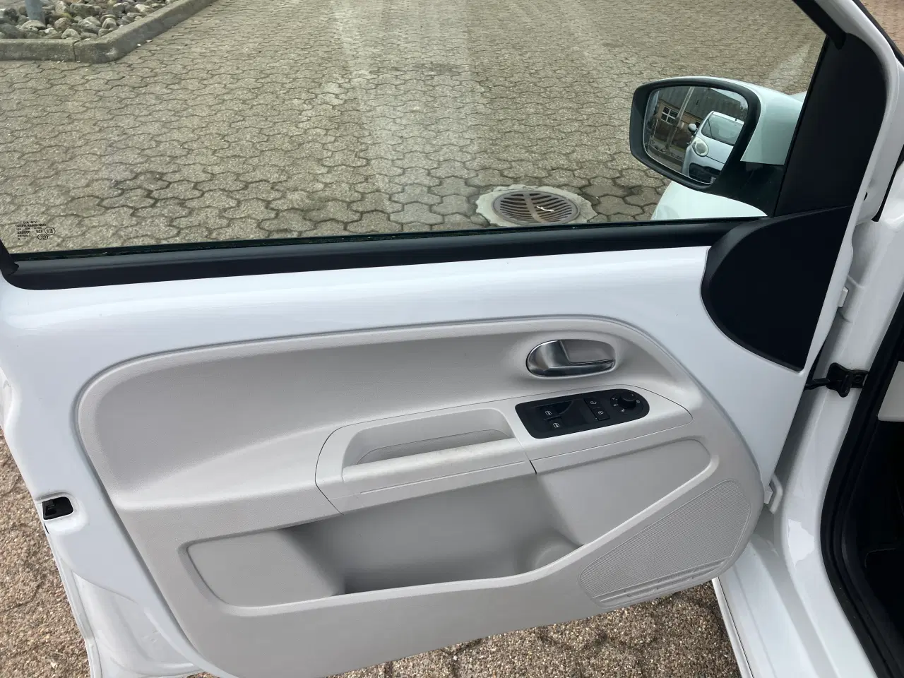 Billede 6 - VW E-UP  km 34000