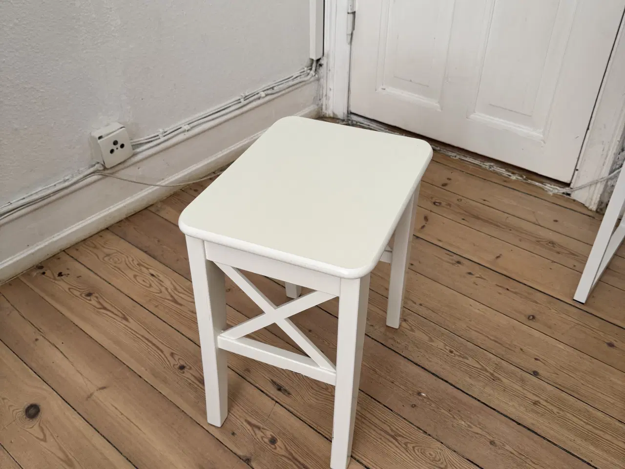 Billede 1 - Ikea ROSENTORP Taburet, hvid