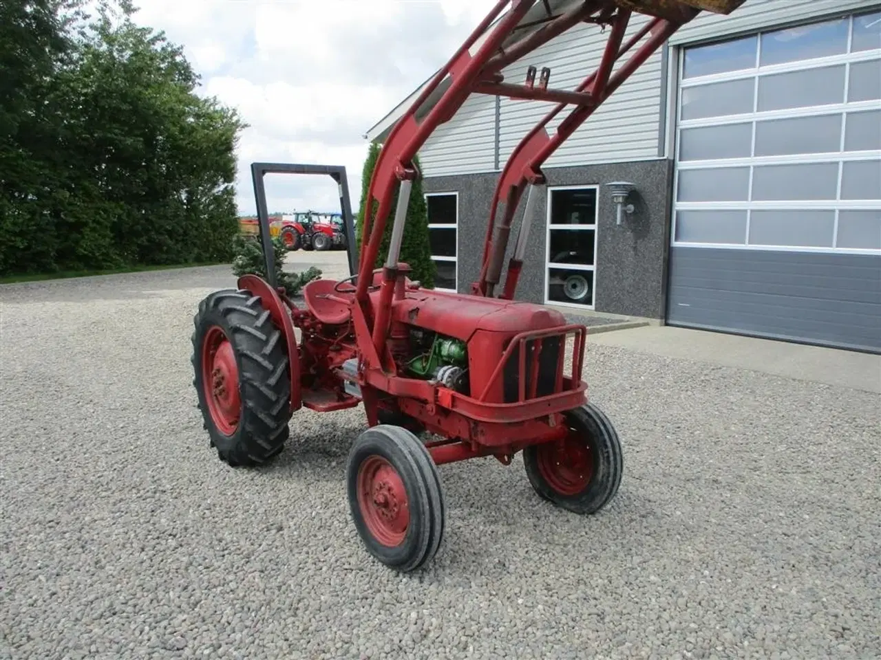 Billede 14 - Volvo 320 3cyl diesel traktor med frontlæsser på