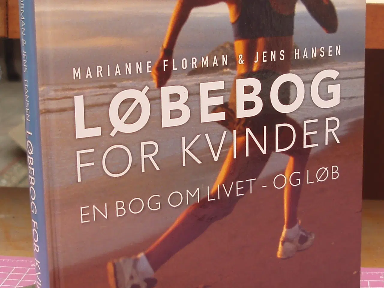 Billede 1 - Løbebog for kvinder, en bog om livet og løb