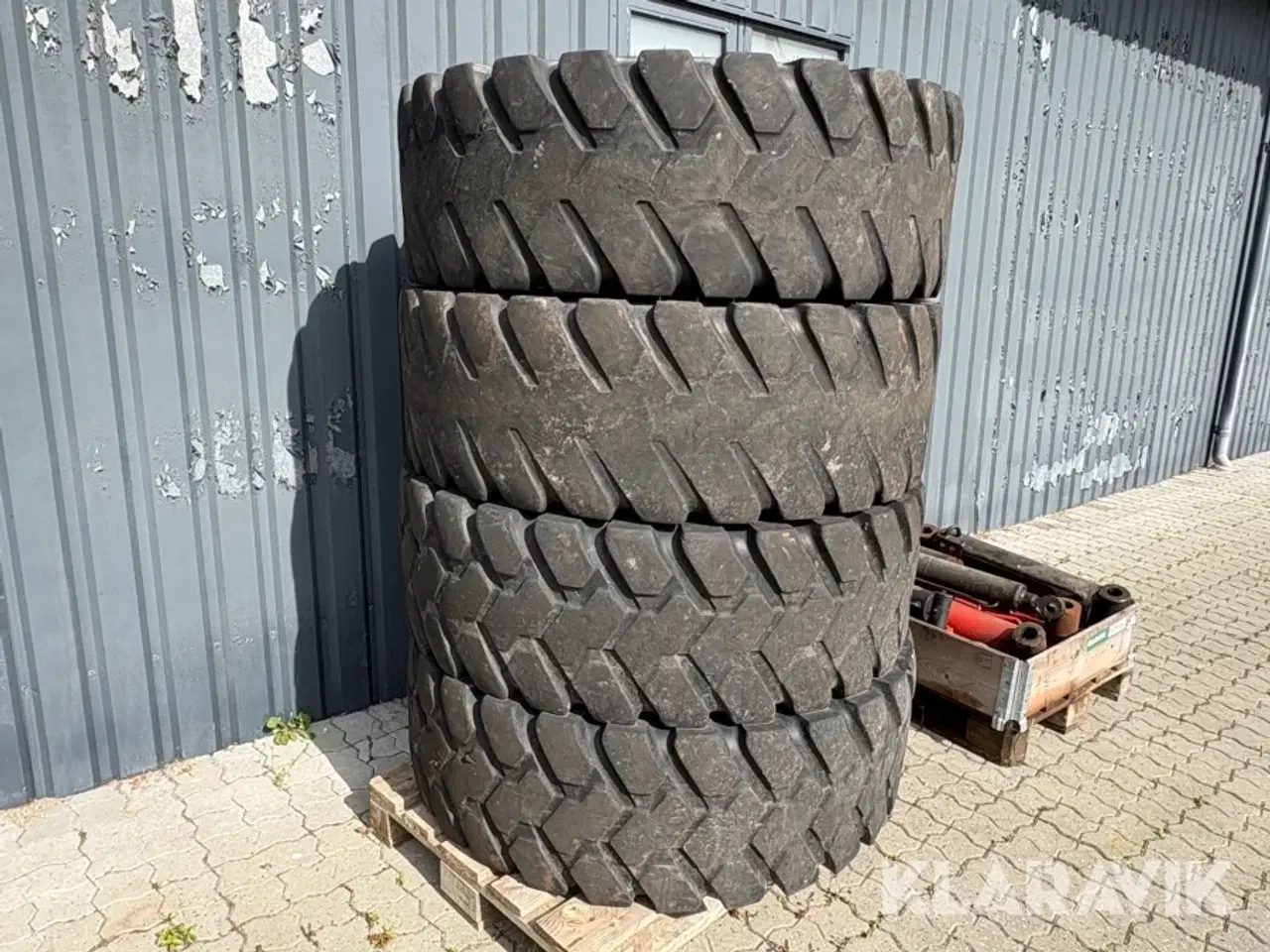 Billede 2 - Dæk 440/80-24 4 styk