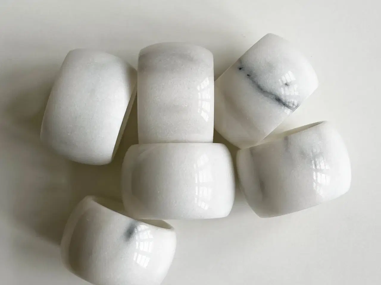 Billede 5 - Servietringe, marmor, 6 stk samlet