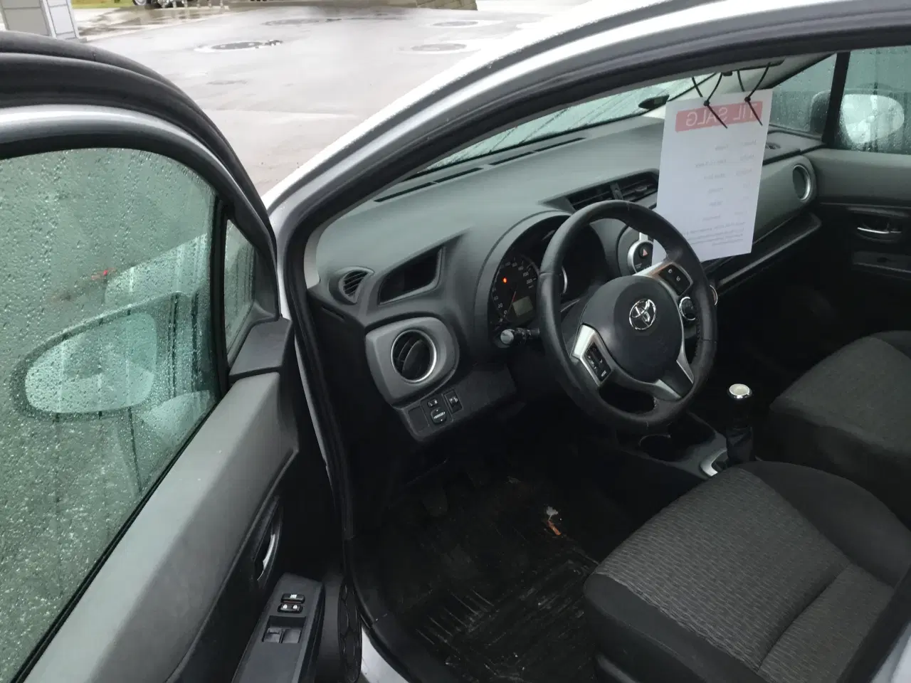 Billede 5 - Toyota yaris 1.0 vvt-i  5 døre bakkamera 