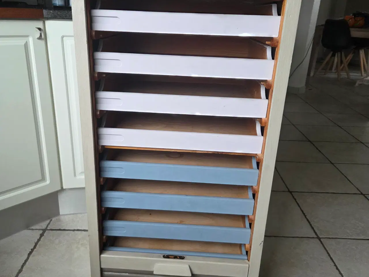 Billede 4 - Rigtig flot jalosiskab