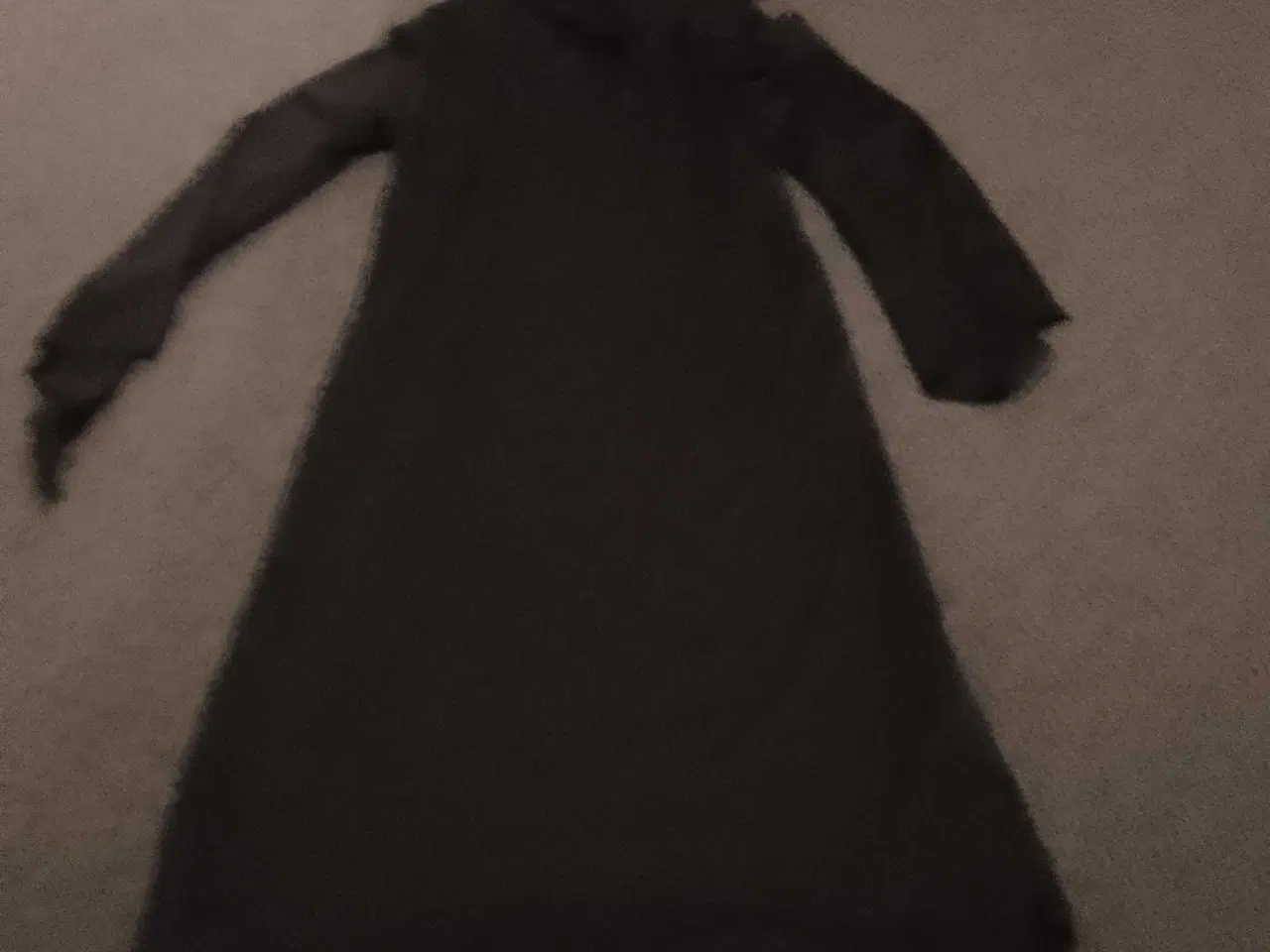 Billede 3 - Manden med leen / døden Str 140, med hætte. Og slø