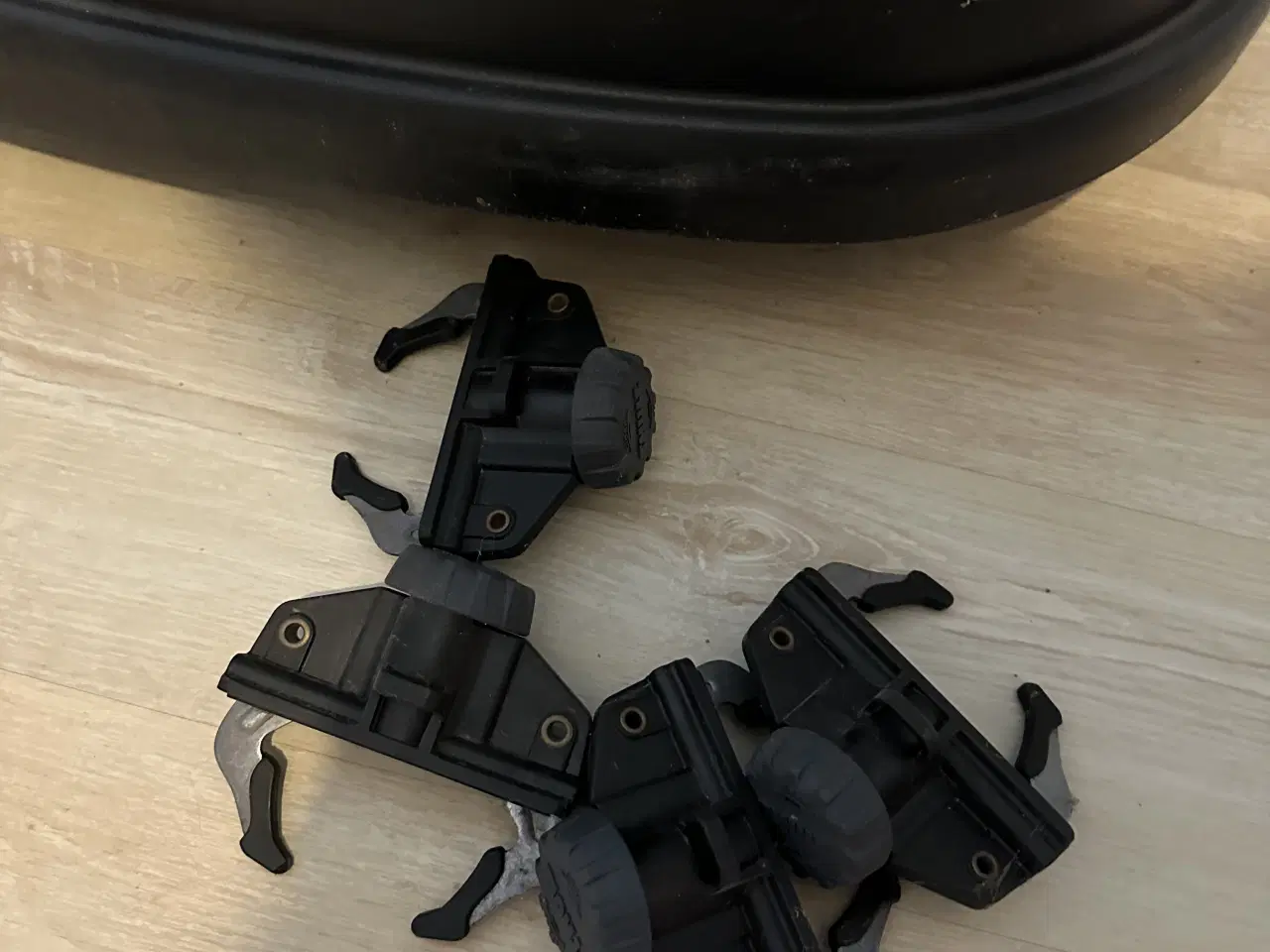 Billede 3 - Thule Pacific 200 tagboks i sort sælges