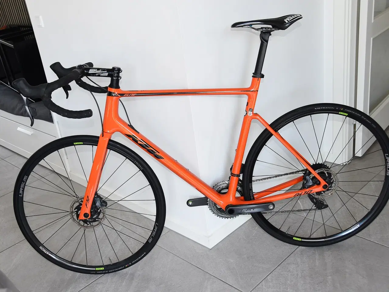 Billede 2 - carbon racercykel med elektronisk gear XL