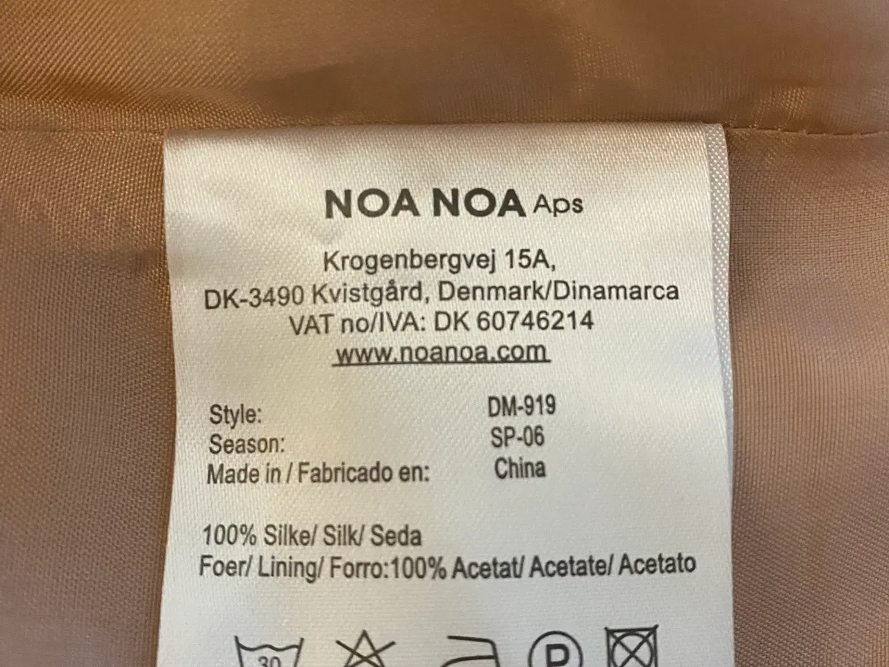 Billede 3 - Festkjole med palietter i Silke. Noa Noa