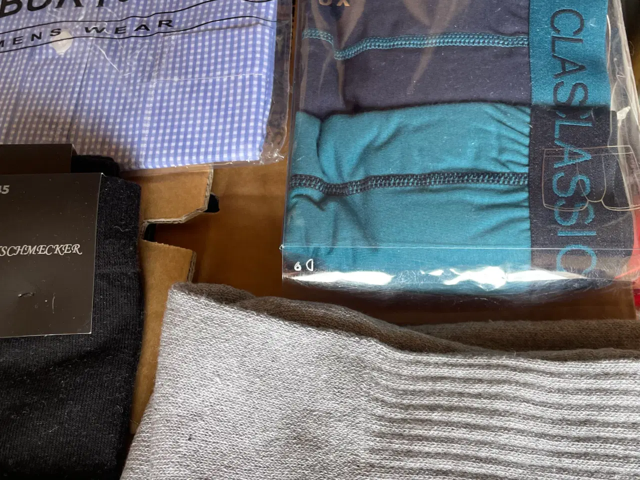 Billede 2 - Pakke nr 16, skjorte, boxershorts og strømper 