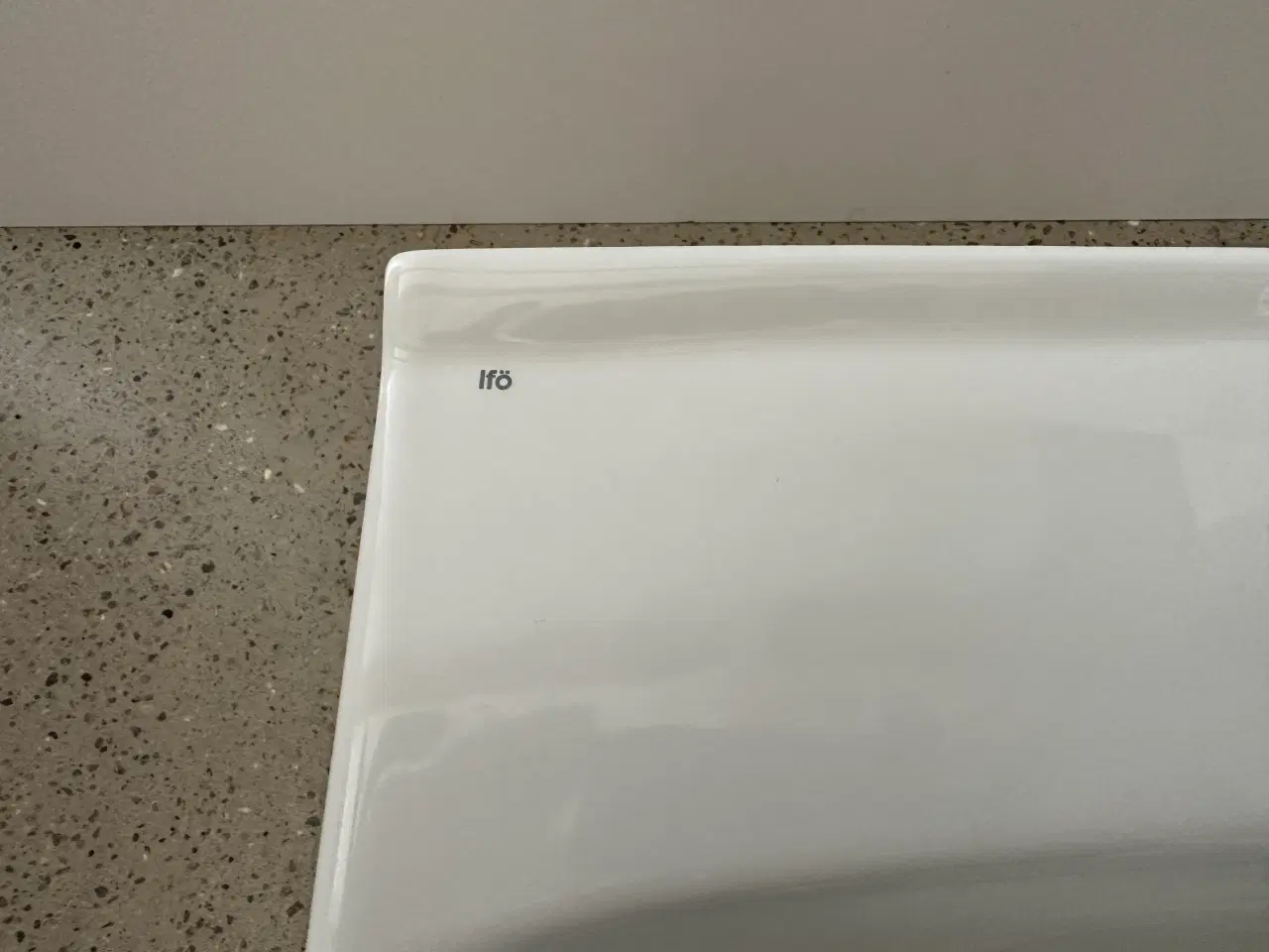 Billede 3 - Ifö spira square håndvask inkl. grohe berøringsfrit armatur, 570x158x435mm, hvid