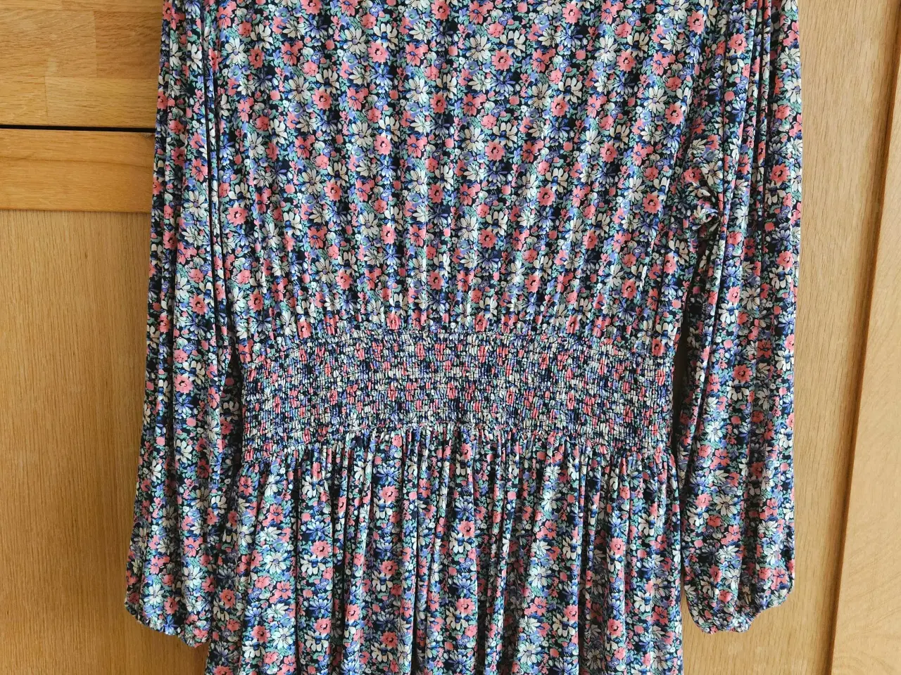 Billede 2 - SUPER SØD BLOMSTRET KJOLE 