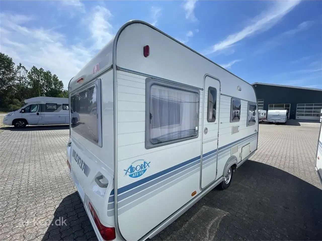 Billede 4 - 2006 - Adria Adora 472 LU   Adria Adora 472 LU årgang. 2006 Incl Isabella 3 m Commodore Dawn, mover, tæpper i vognen