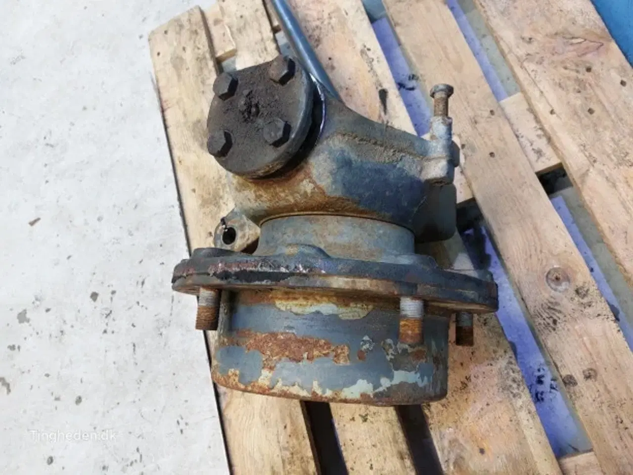 Billede 2 - New Holland LB115B R.H. Hjulnav 85821290