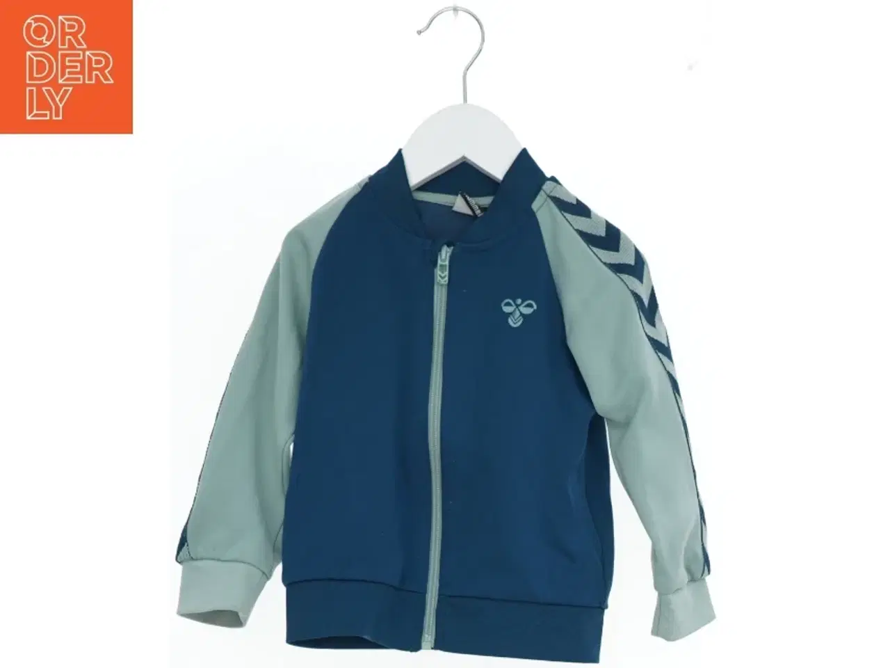 Billede 1 - Børnejakke med lynlås fra Hummel (str. 92)